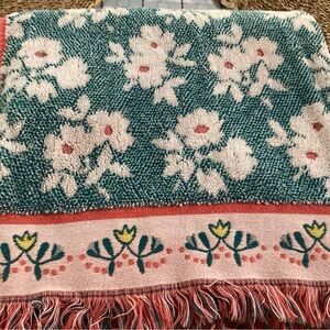 The Pioneer Woman Floral 2 Bath Towels- Teal and Pink